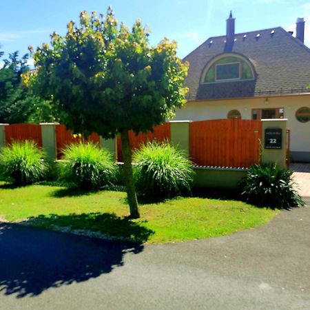 Villa House4U à Balatonszárszó Extérieur photo