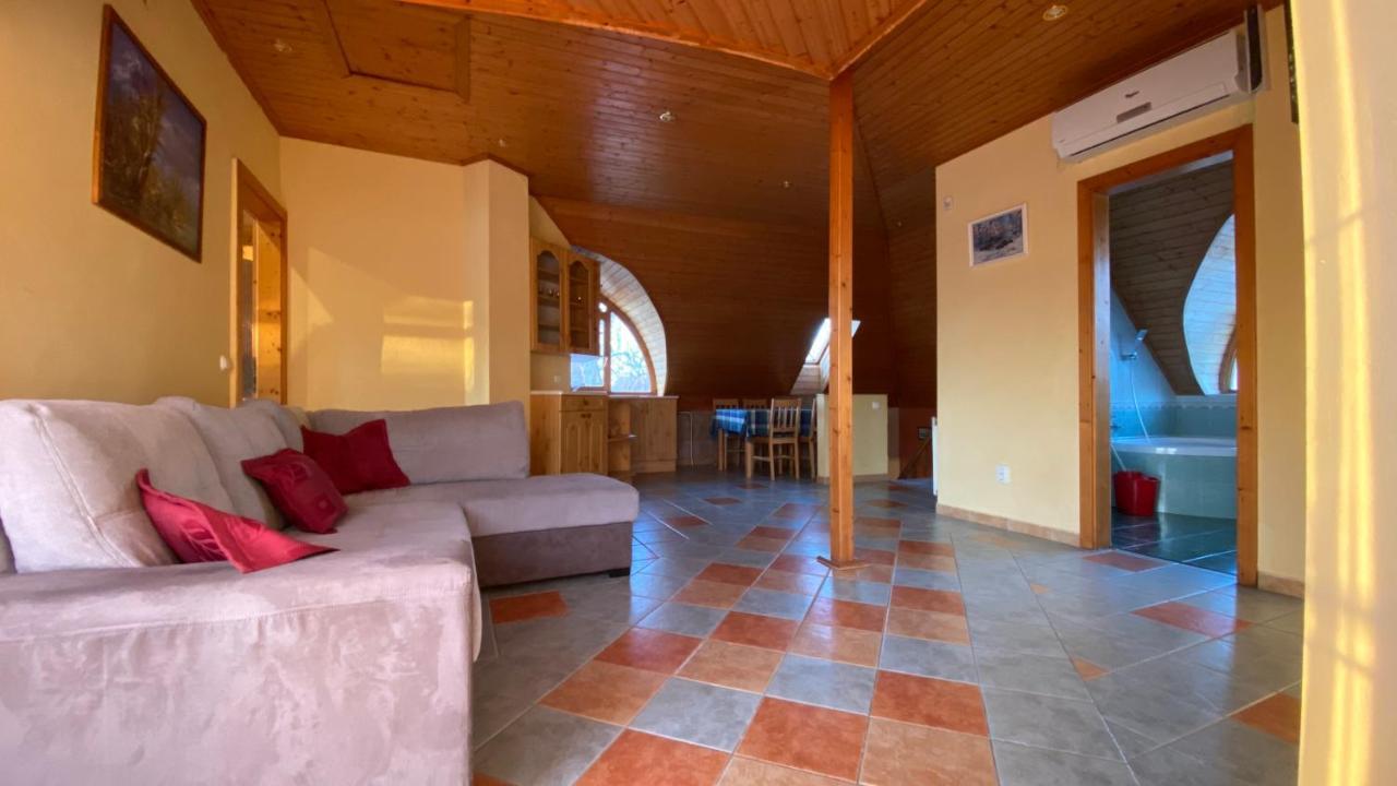 Villa House4U à Balatonszárszó Extérieur photo