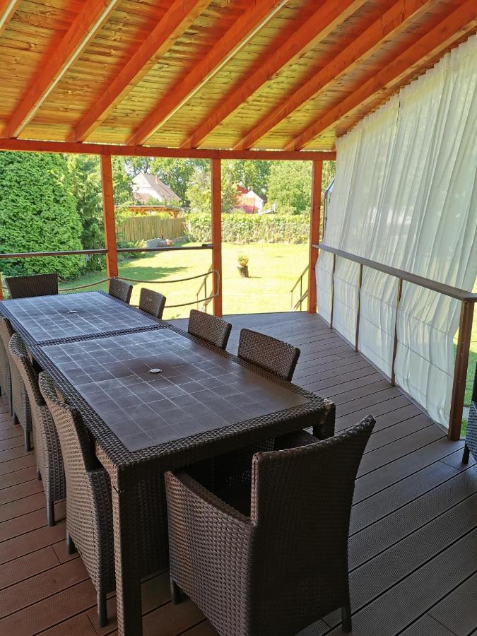 Villa House4U à Balatonszárszó Extérieur photo