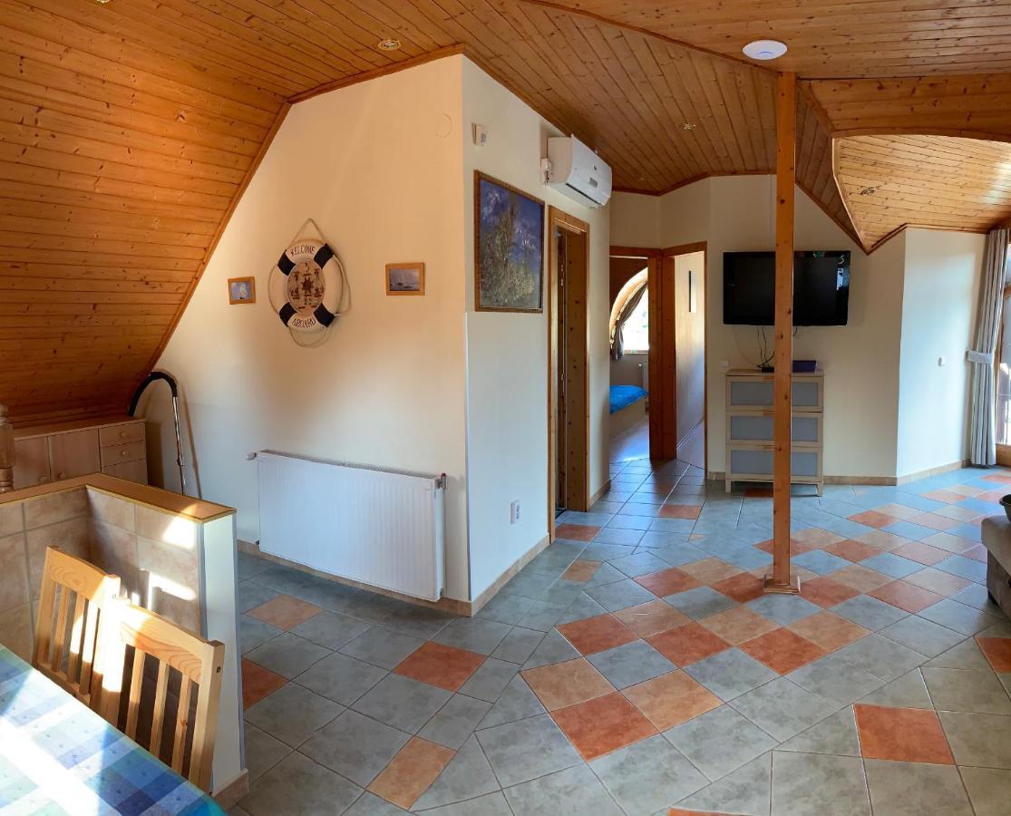 Villa House4U à Balatonszárszó Extérieur photo