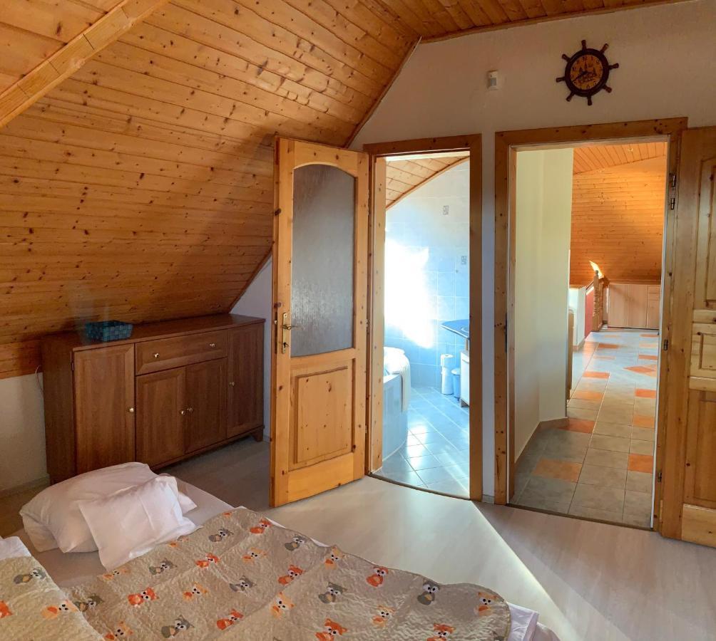 Villa House4U à Balatonszárszó Extérieur photo