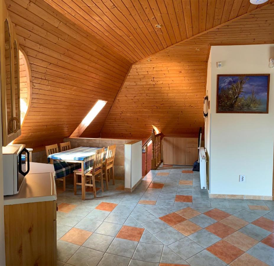 Villa House4U à Balatonszárszó Extérieur photo