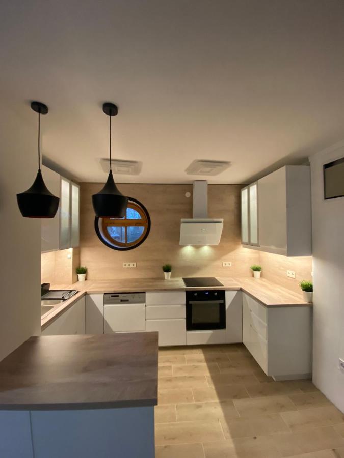 Villa House4U à Balatonszárszó Extérieur photo