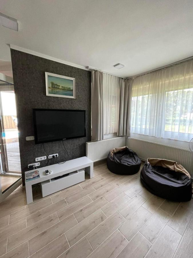 Villa House4U à Balatonszárszó Extérieur photo