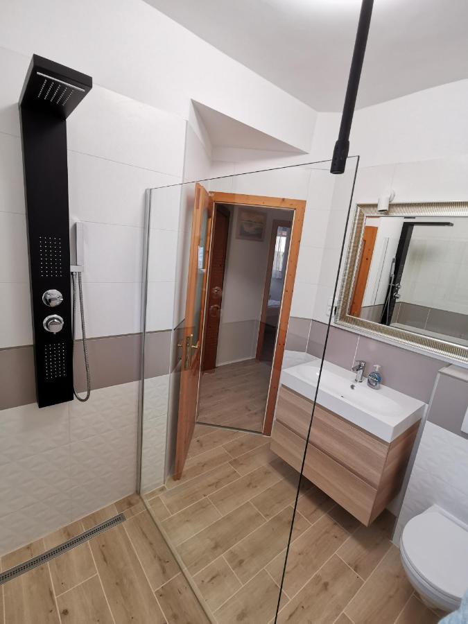 Villa House4U à Balatonszárszó Extérieur photo